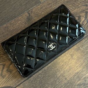Chanel Patent Leather Quilted Brilliant Yen Wallet in Black with Silver HW